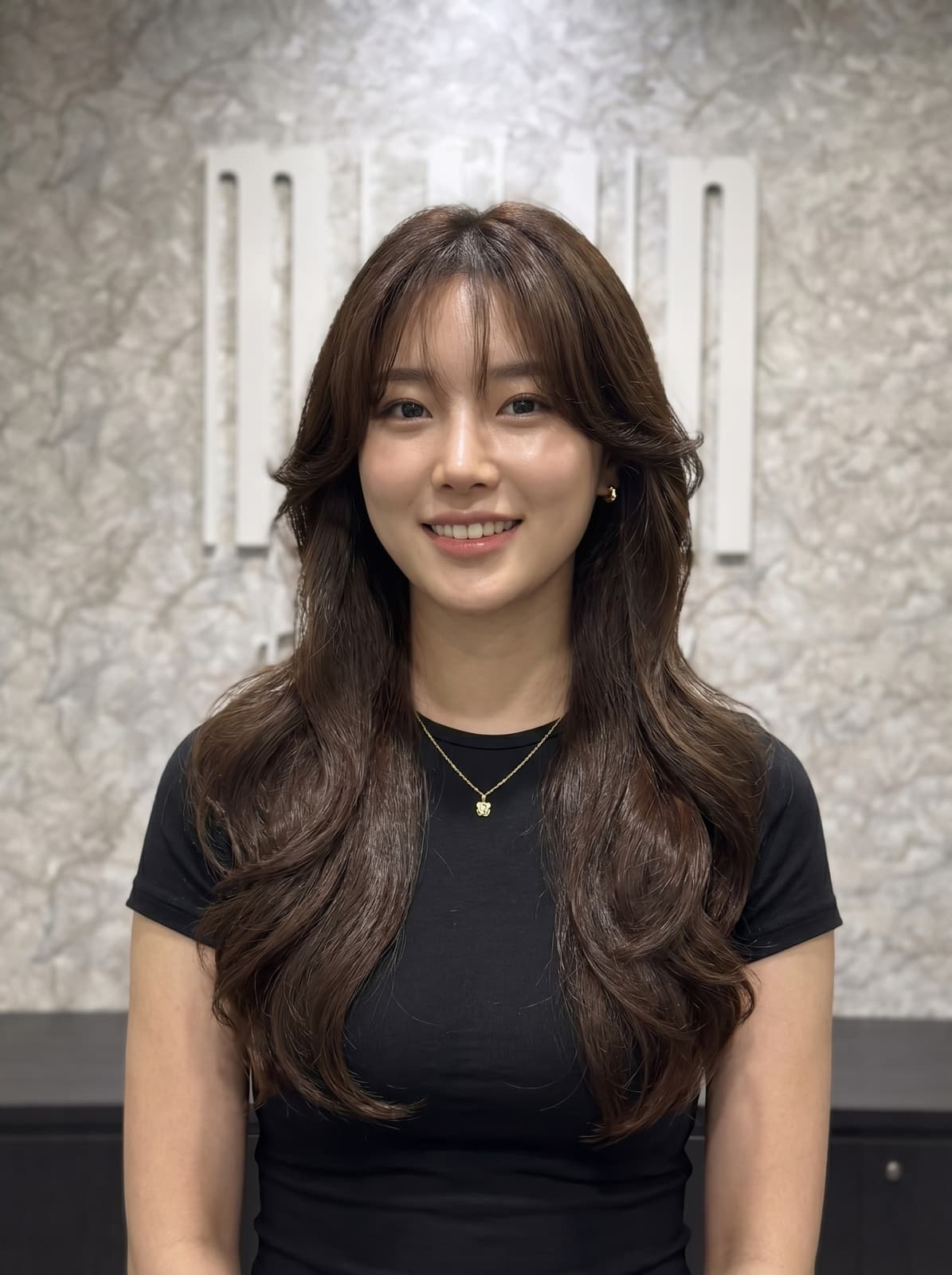 Ladies hairstyle butterfly layer cut